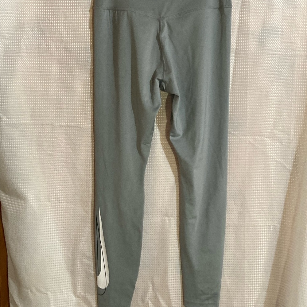Nike Swoosh Reflective High Waist Running Leggings Dri-Fit Grey Medium Pockets